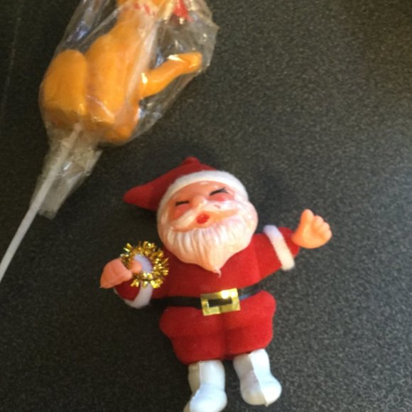 Lot of vintage Christmas items 2 pins, flocked Santa, reindeer, and elf - Picture 5 of 7